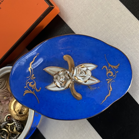 •VINTAGE FRENCH BLUE BOUDOIR PARISIAN BEDSIDE DECOR TRINKET DISH• - Picture 10 of 15